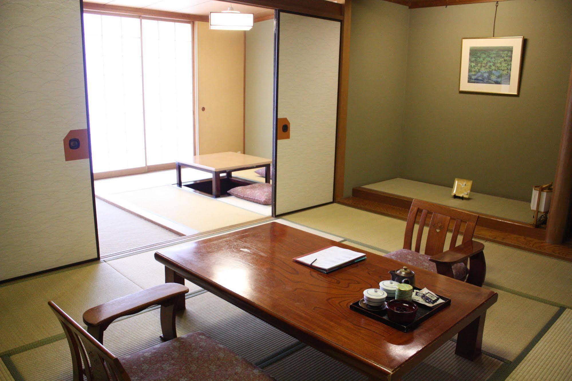 Hakone Gora Shinzan Hotel Bagian luar foto